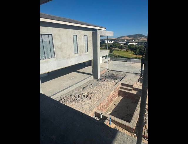 5 BEDROOM HOUSE FOR SALE IN CLARA ANNA FONTEIN